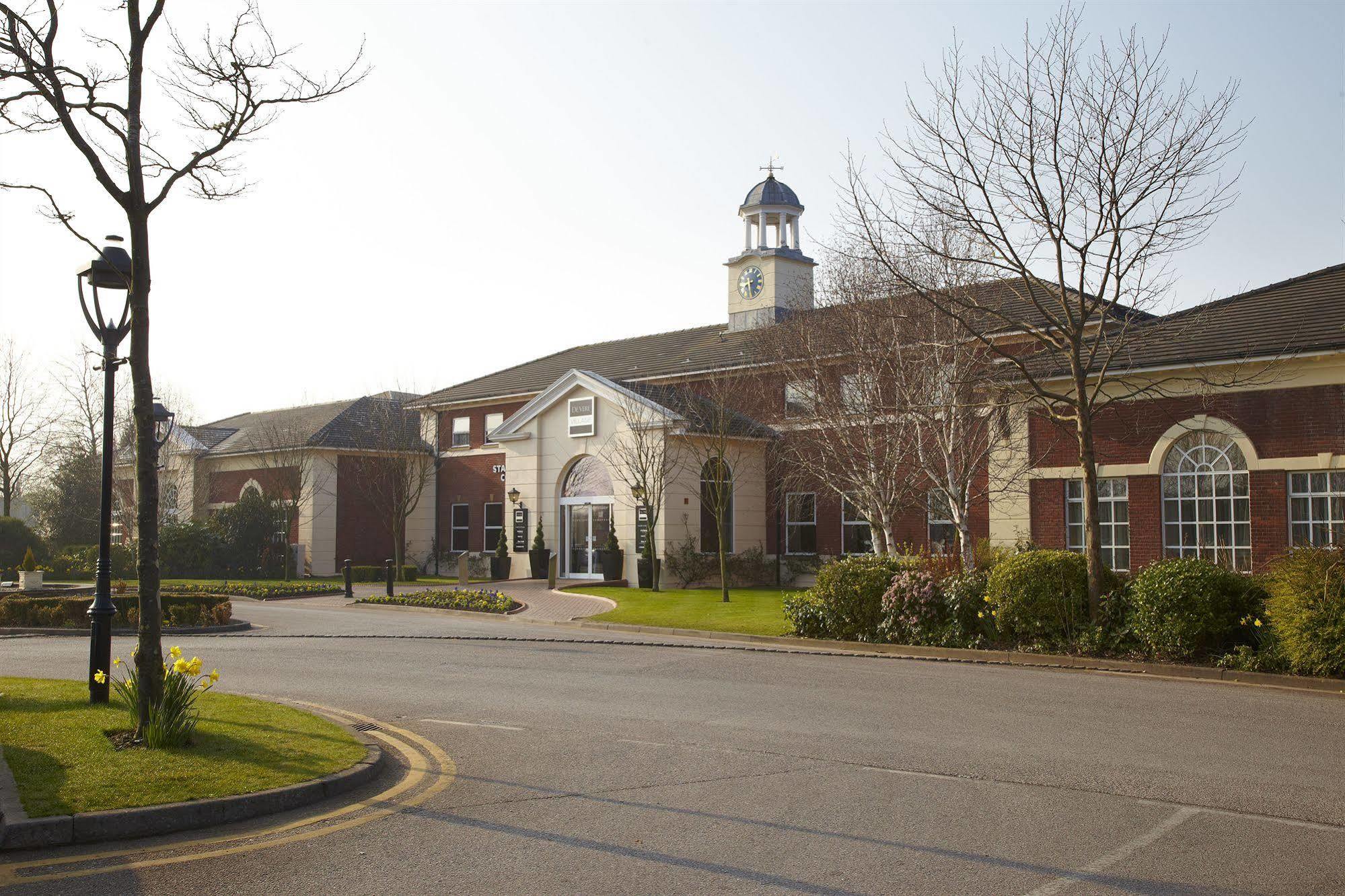 Village Hotel Chester St David's Ewloe Exterior foto